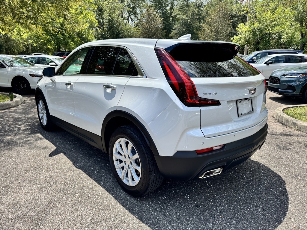 2023 Cadillac XT4 Luxury photo 4