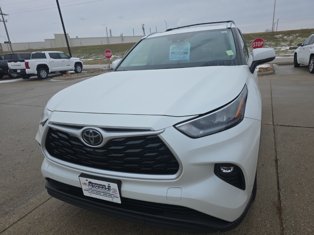 2020 Toyota Highlander XLE's photo