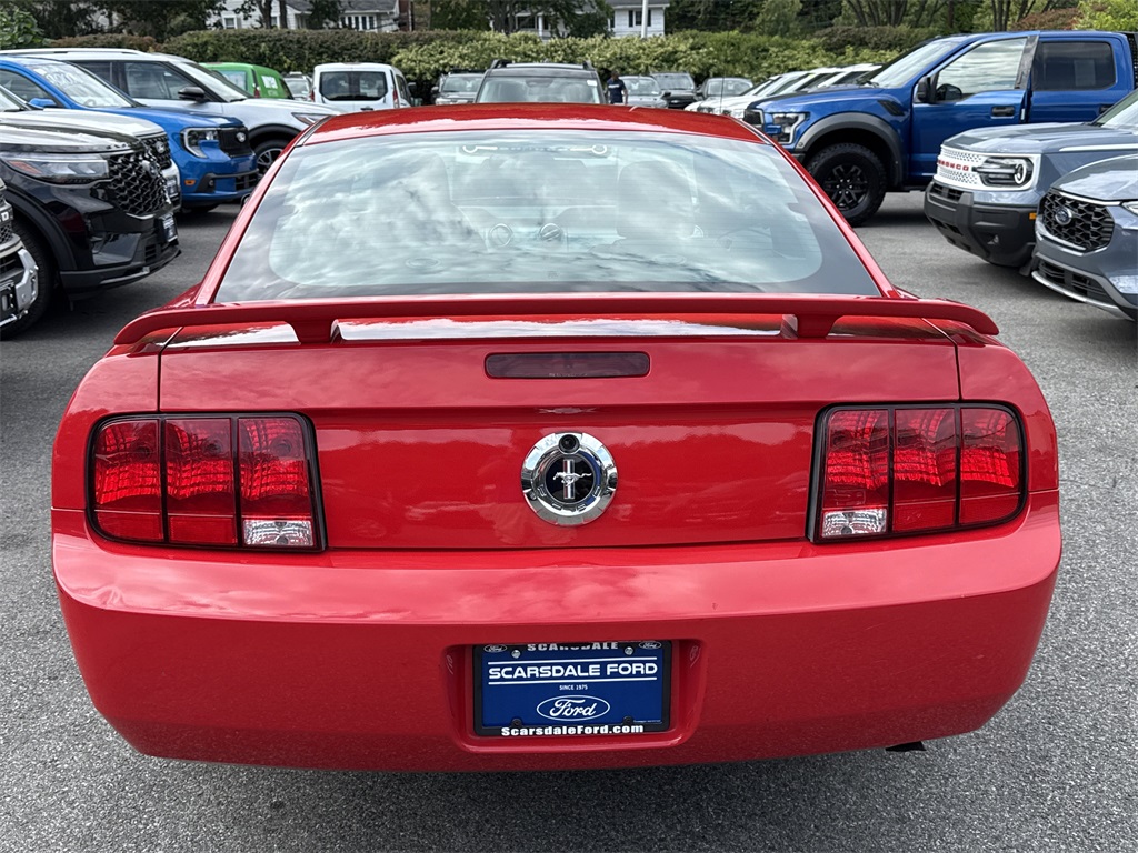 2005 Ford Mustang V6 Premium photo 4