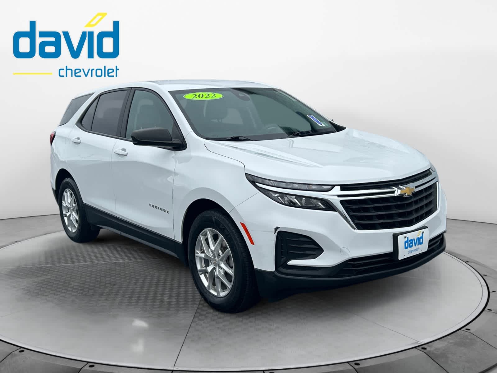 2022 Chevrolet Equinox LS photo 3