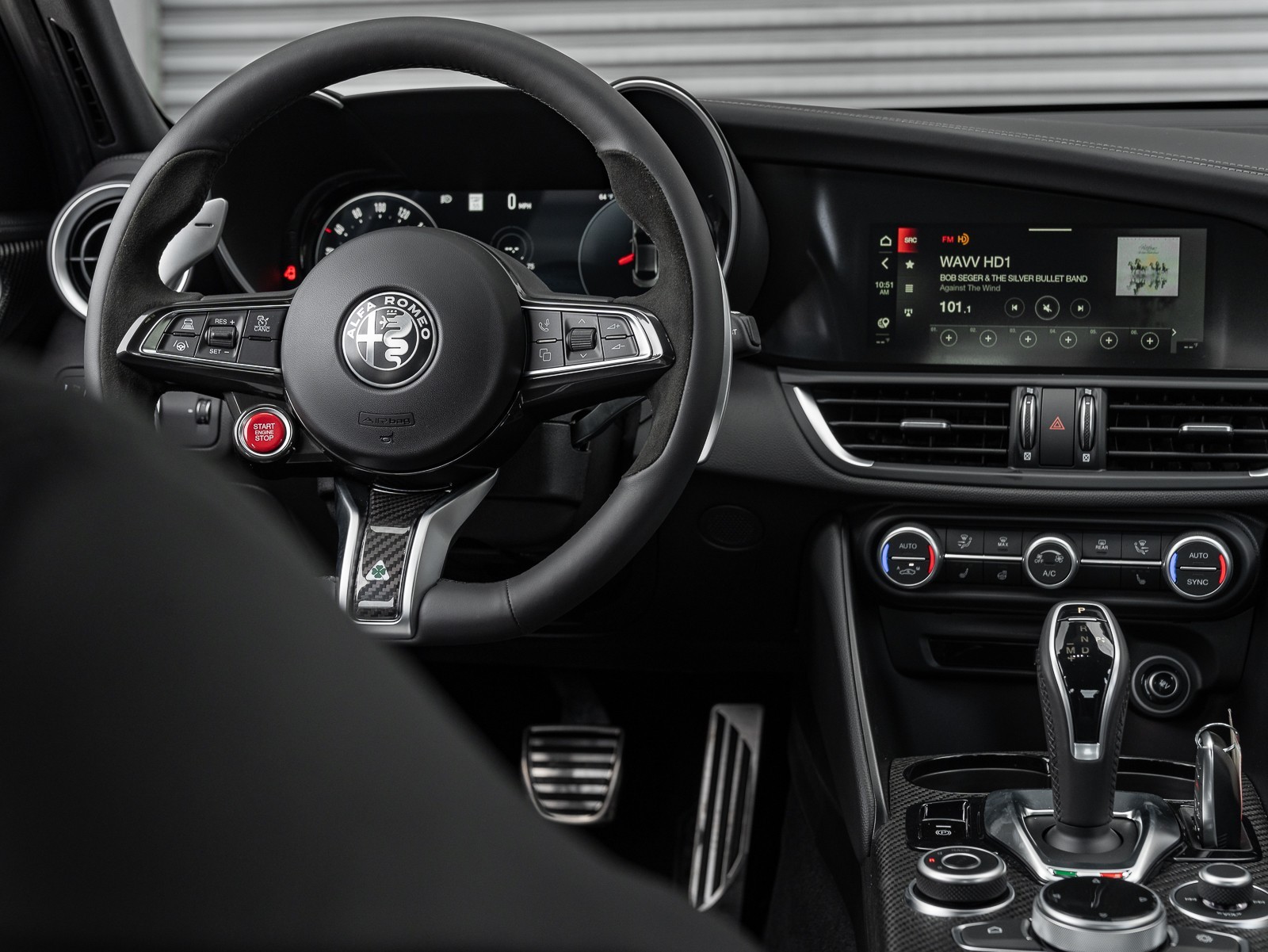 2024 Alfa Romeo Giulia Quadrifoglio photo 18