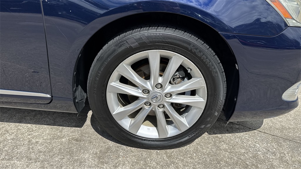 2011 Lexus ES 350 photo 57