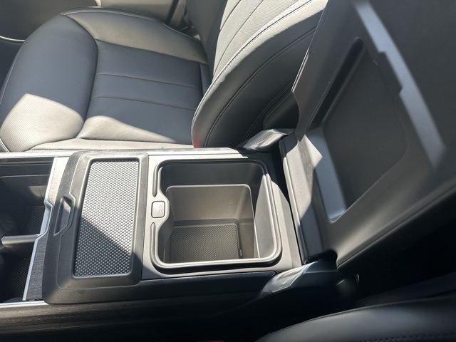 2025 Land Rover Range Rover SE photo 36