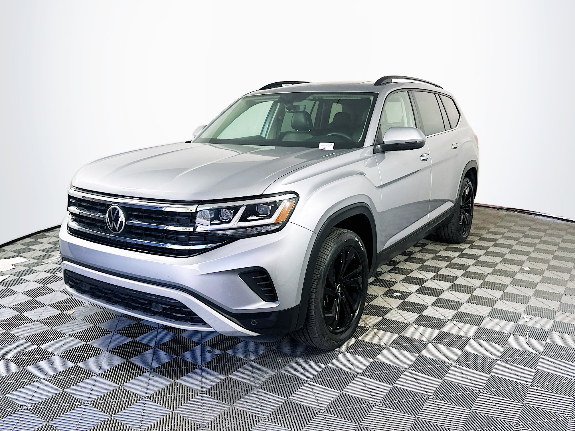 2022 Volkswagen Atlas SE w/Tech's photo