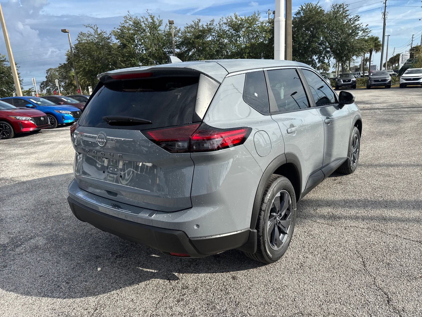 2026 Nissan Rogue SV photo 4