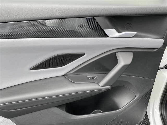 2025 Volkswagen Tiguan SE R-Line Black photo 9