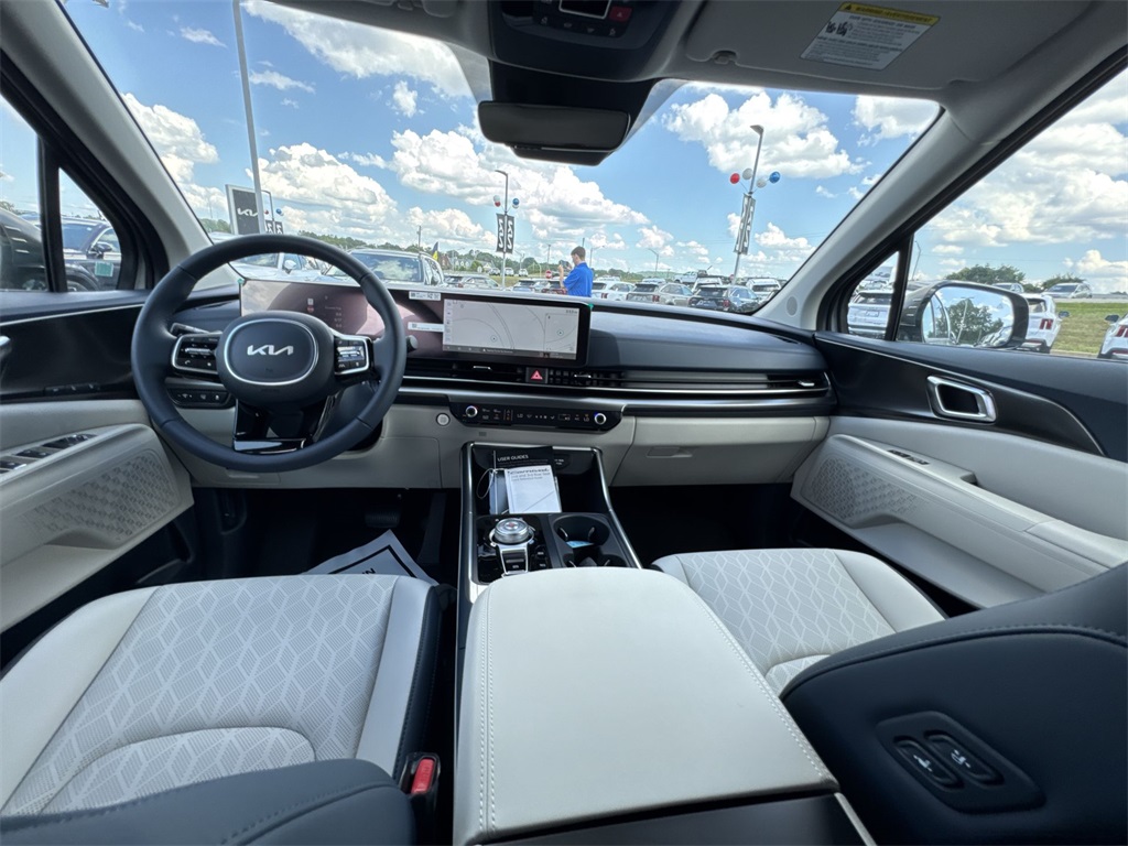 2026 Kia Carnival SX photo 10