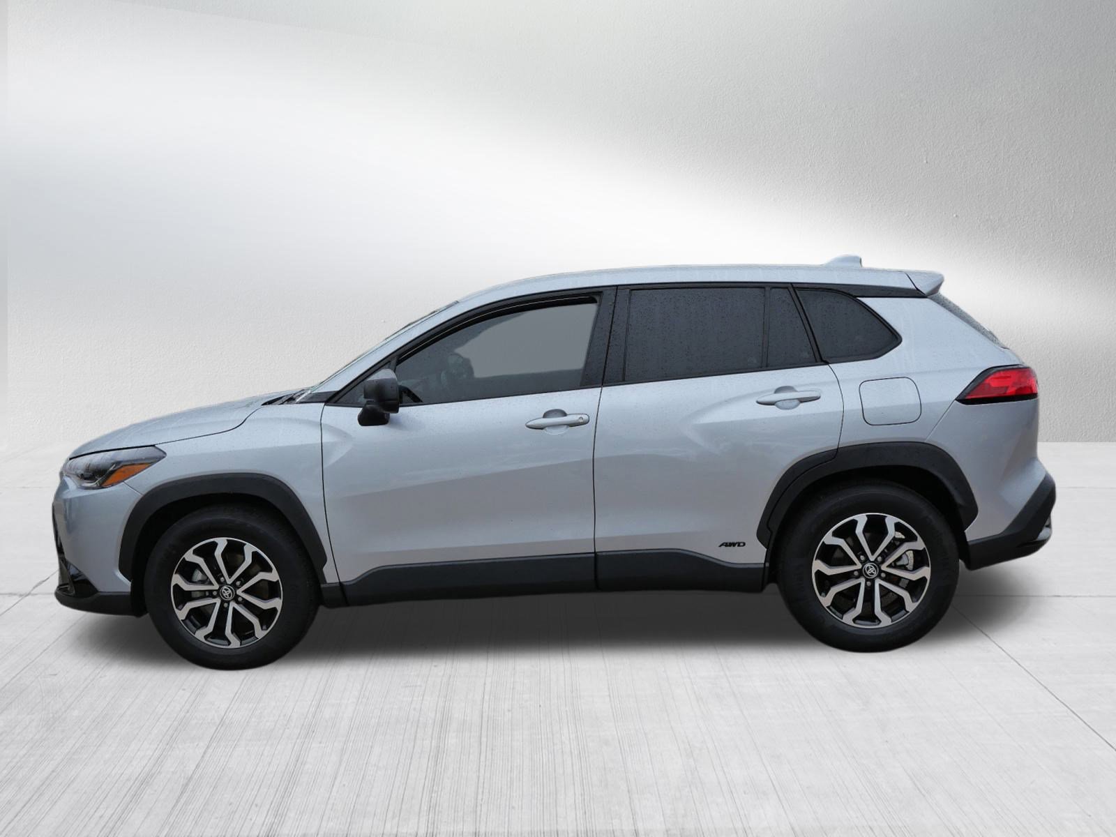 2024 Toyota Corolla Cross Hybrid S photo 3