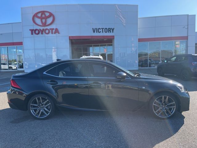 2018 Lexus IS 300 photo 3