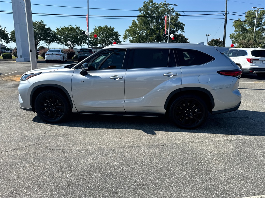 2022 Toyota Highlander XLE photo 6
