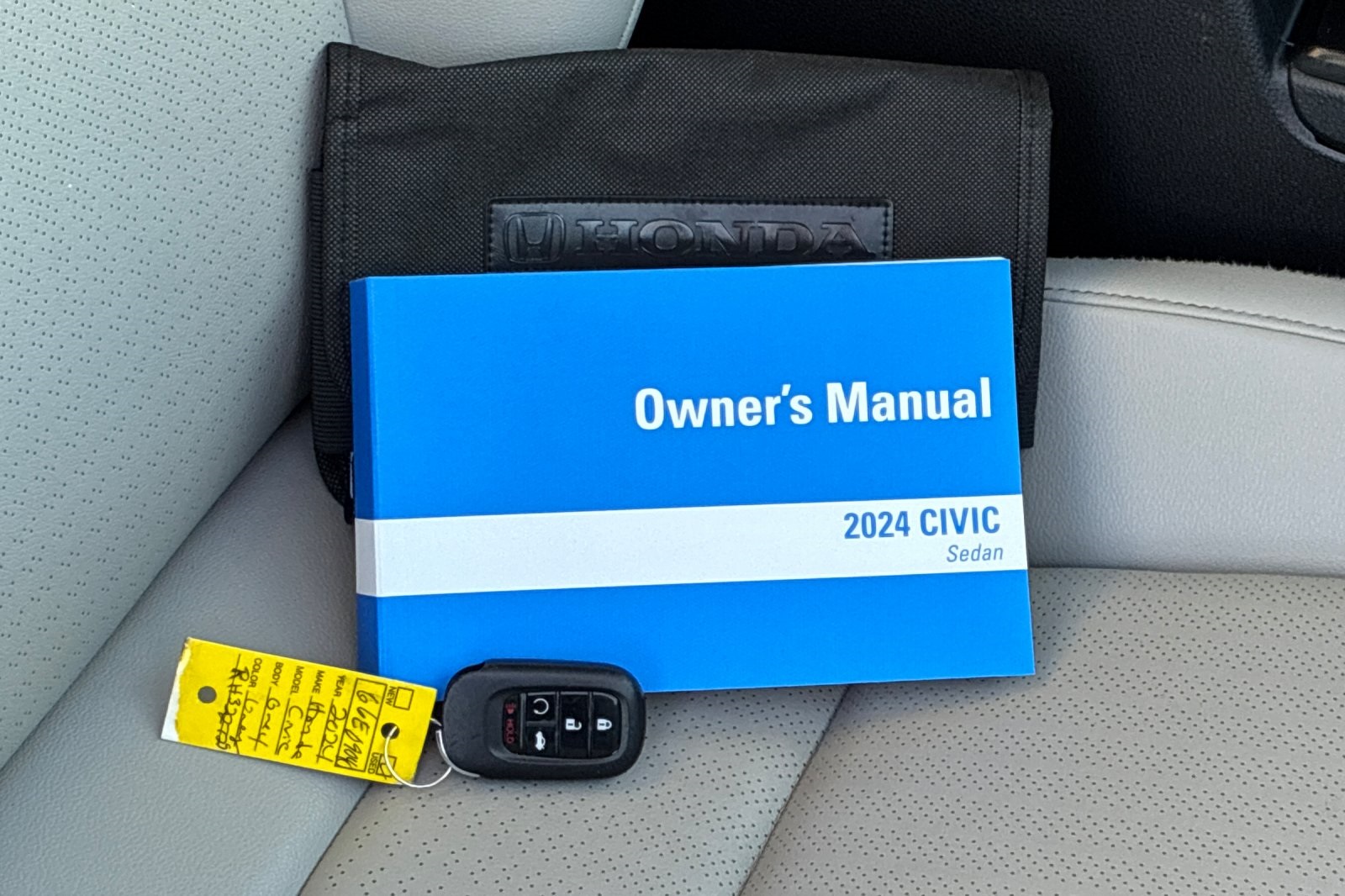 2024 Honda Civic Touring photo 11
