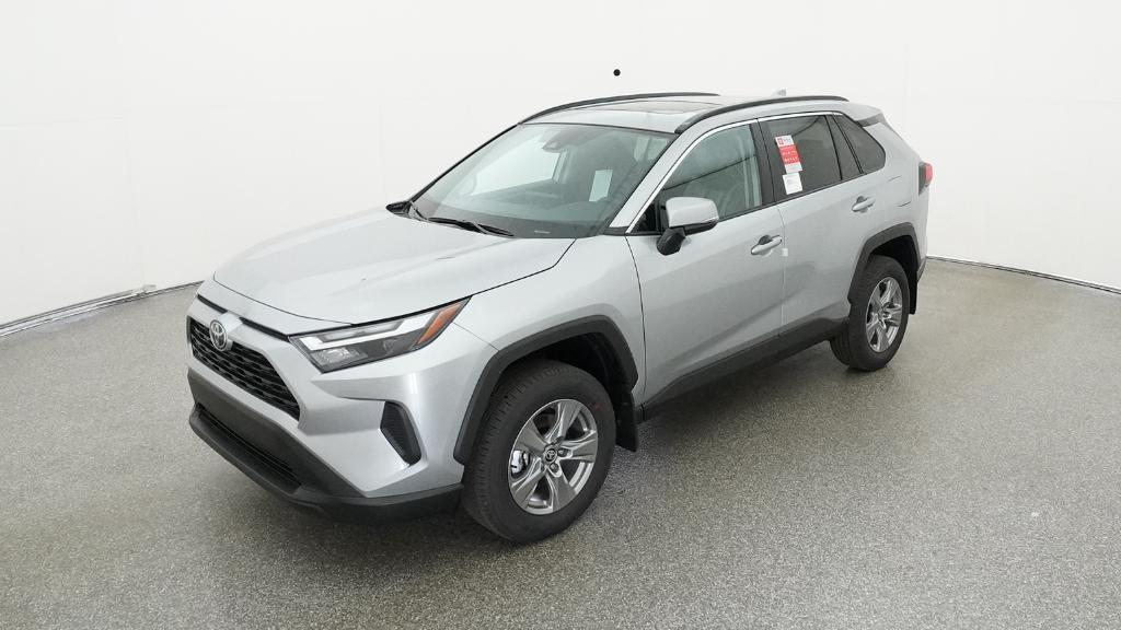 2025 Toyota RAV4 XLE's photo