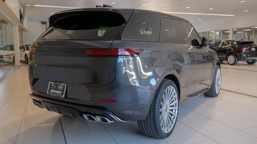 2025 Land Rover Range Rover Sport SE photo 7