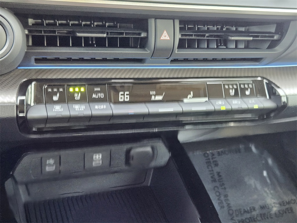 2025 Toyota Prius Limited photo 19