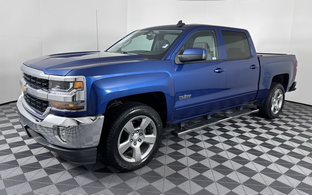 2018 Chevrolet Silverado 1500 LT photo 3