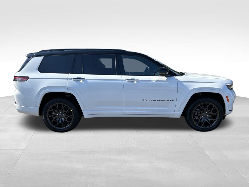 2025 Jeep Grand Cherokee L Summit photo 6