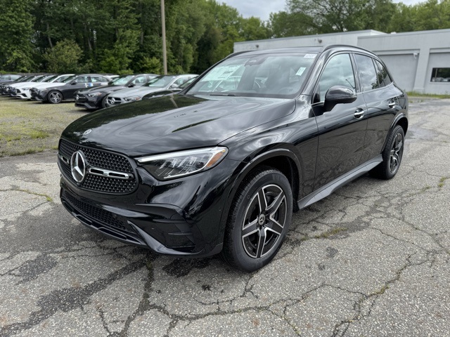 2025 Mercedes Benz GLC 300 4MATIC photo 4