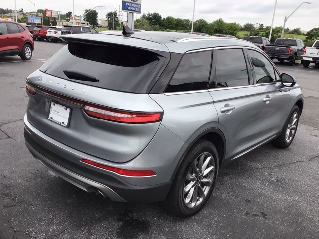 2022 Lincoln Corsair Standard photo 4