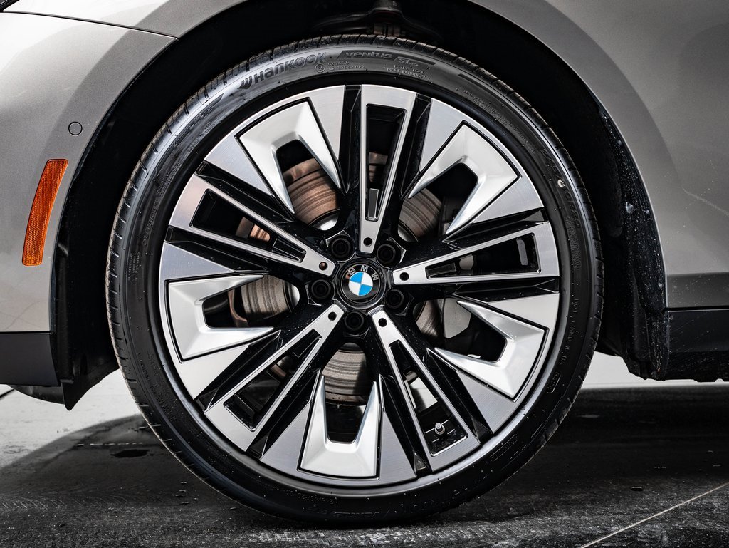2025 Bmw 530i photo 12