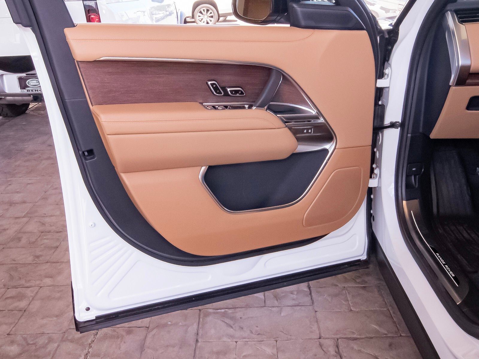 2025 Land Rover Range Rover SE photo 32