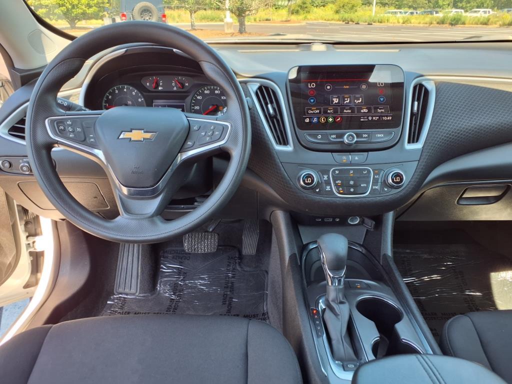 2024 Chevrolet Malibu 1LT photo 13