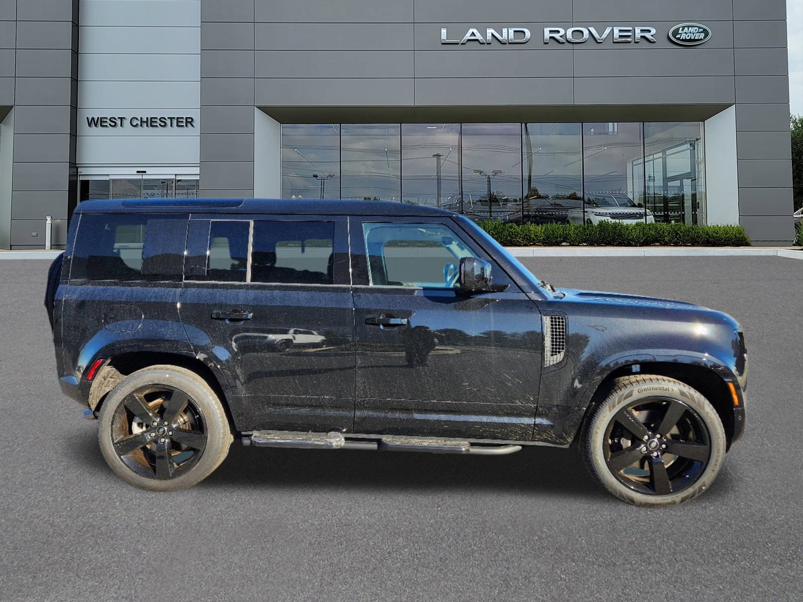 2025 Land Rover Defender 110 X-Dynamic SE photo 4