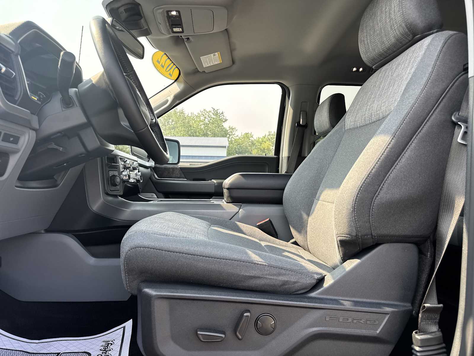 2022 Ford F-150 XLT photo 21