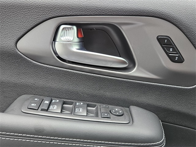 2026 Chrysler Pacifica photo 24