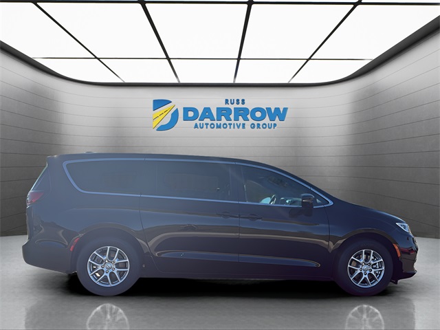 2026 Chrysler Pacifica photo 5