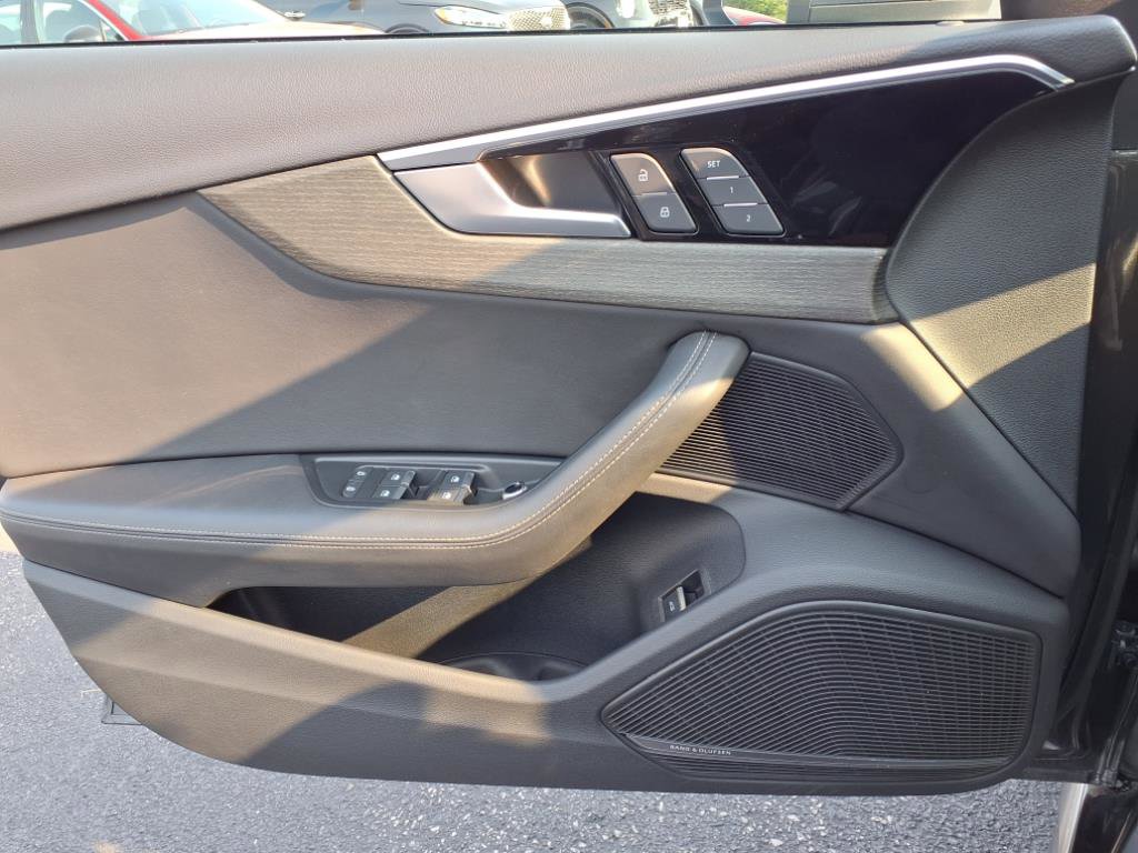 2023 Audi A4 S line Quattro Premium Plus photo 13