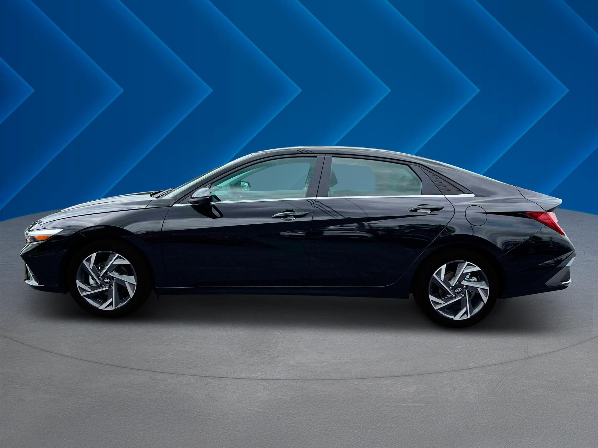 2025 Hyundai Elantra Limited photo 3