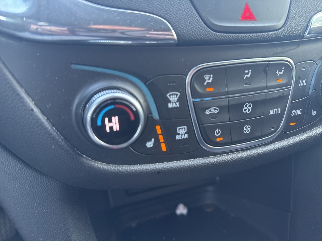 2019 Chevrolet Equinox LT photo 3