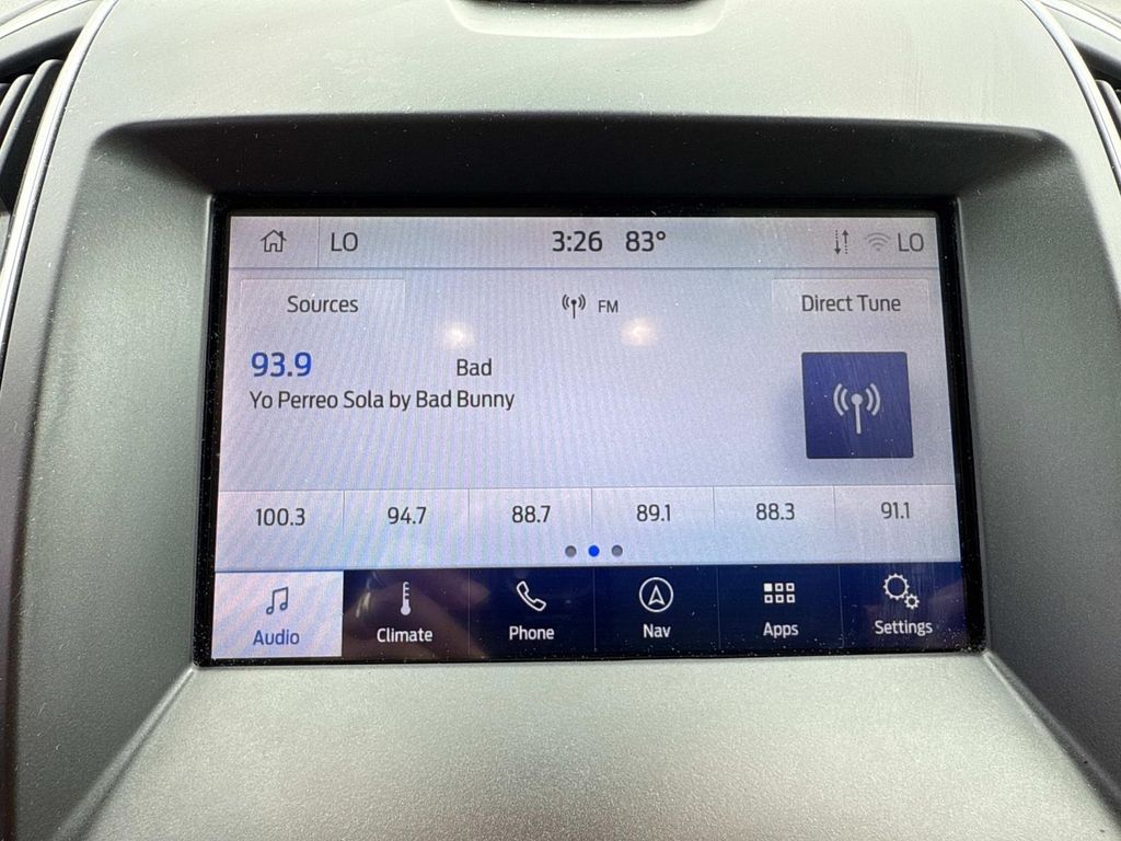 2020 Ford Edge Titanium photo 24