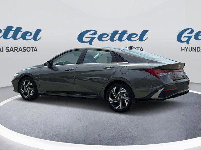 2025 Hyundai Elantra Hybrid Limited photo 4