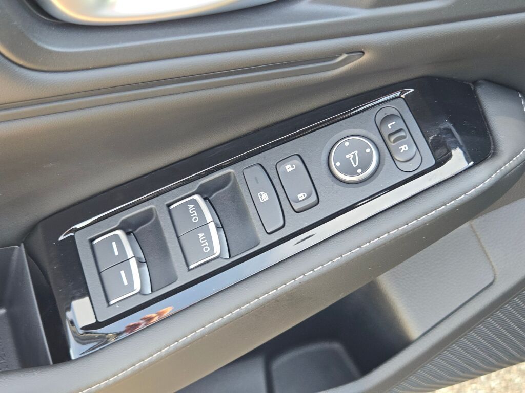 2024 Honda Accord Hybrid Touring photo 16