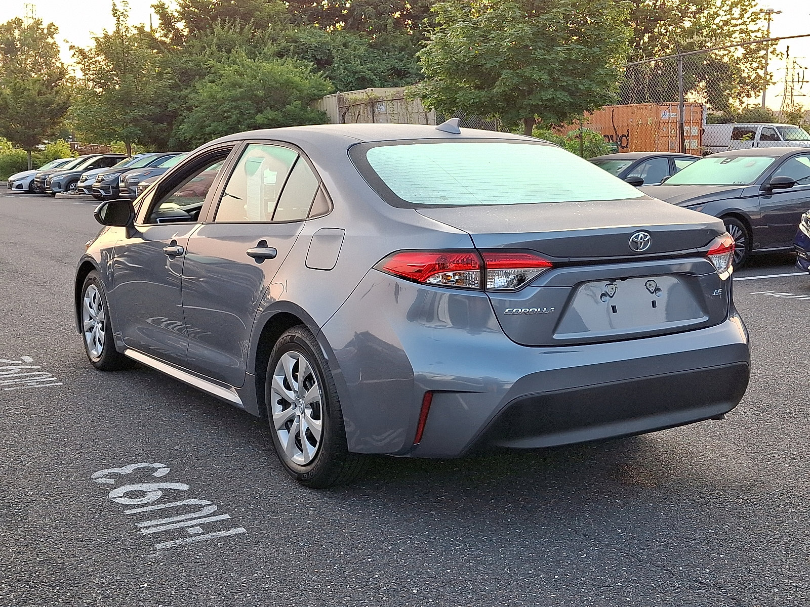 2025 Toyota Corolla LE photo 3