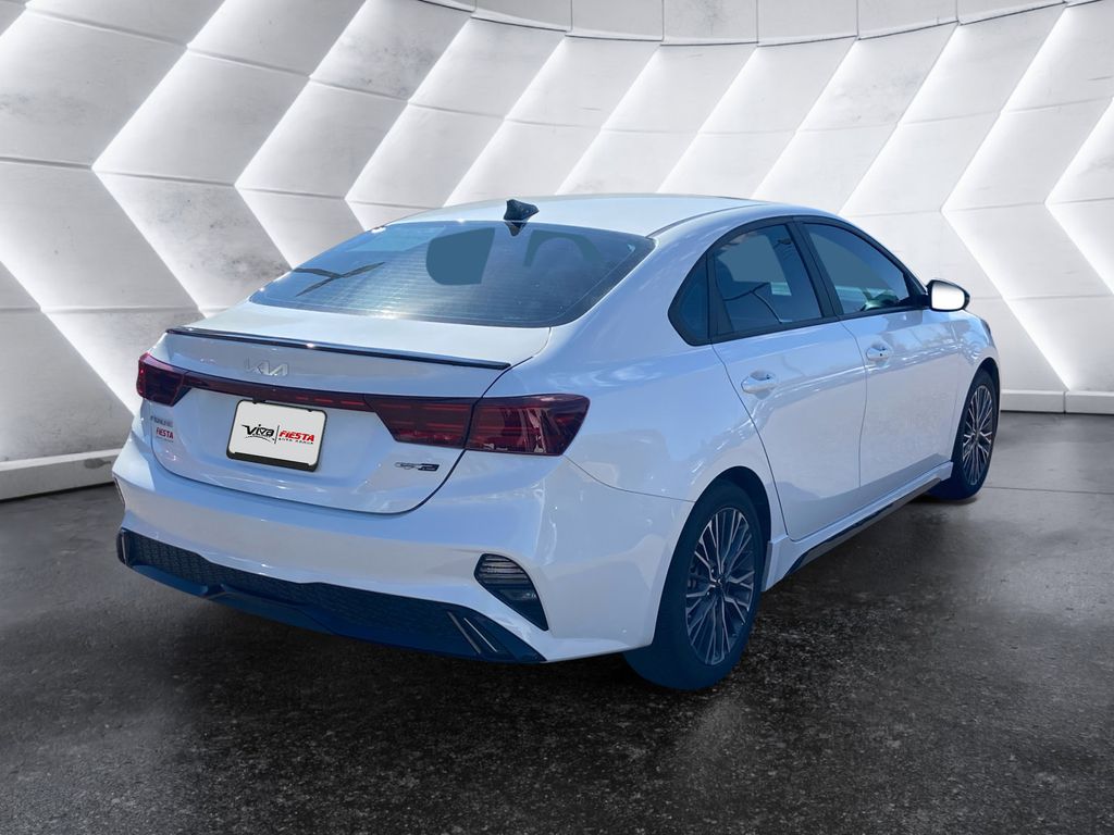 2024 Kia Forte GT-Line photo 4