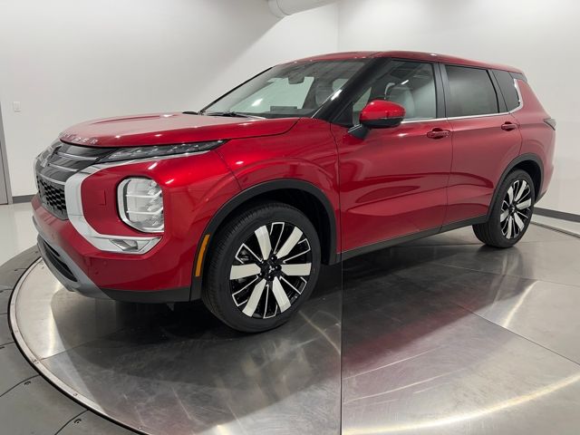 2025 Mitsubishi Outlander SE's photo