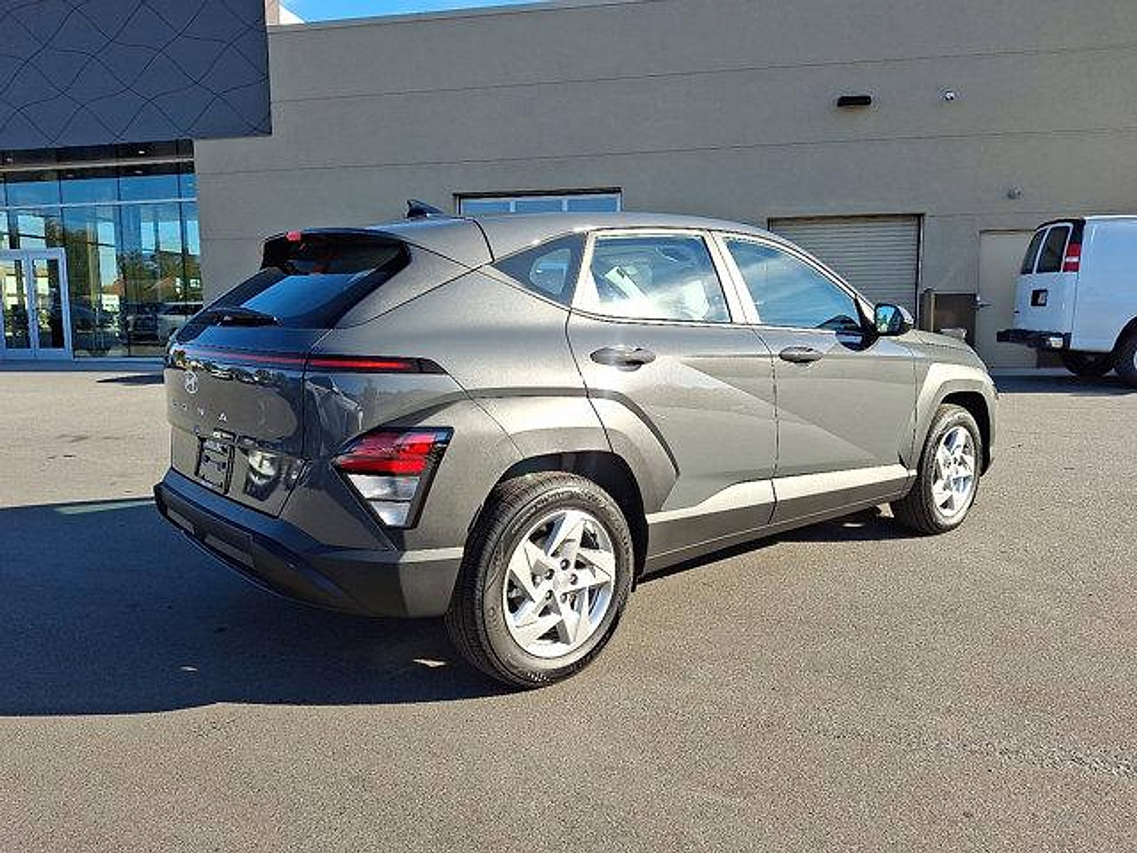 2026 Hyundai Kona SE photo 3