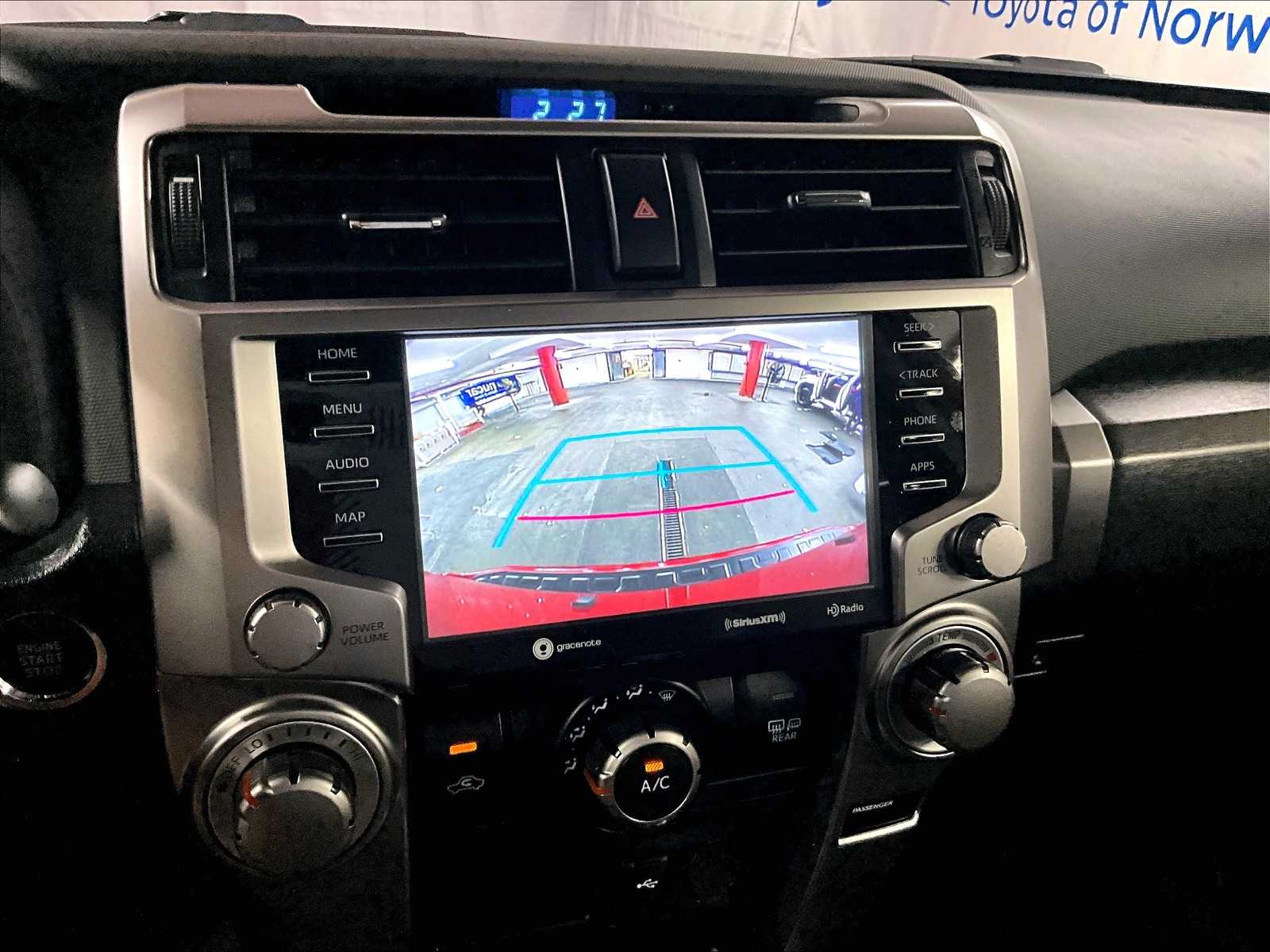 2024 Toyota 4Runner SR5 Premium photo 17