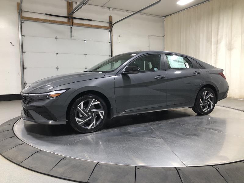 2025 Hyundai Elantra SEL Sport photo 4