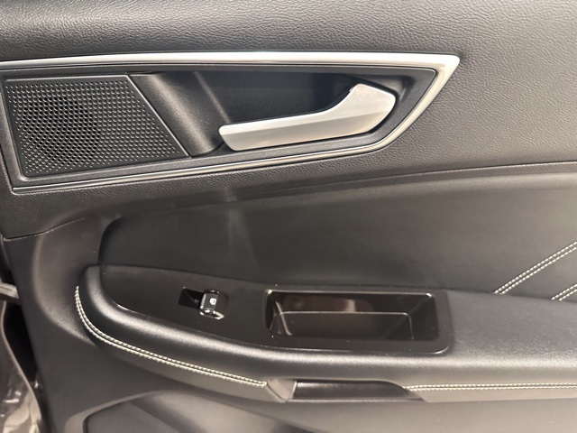 2020 Ford Edge ST photo 14