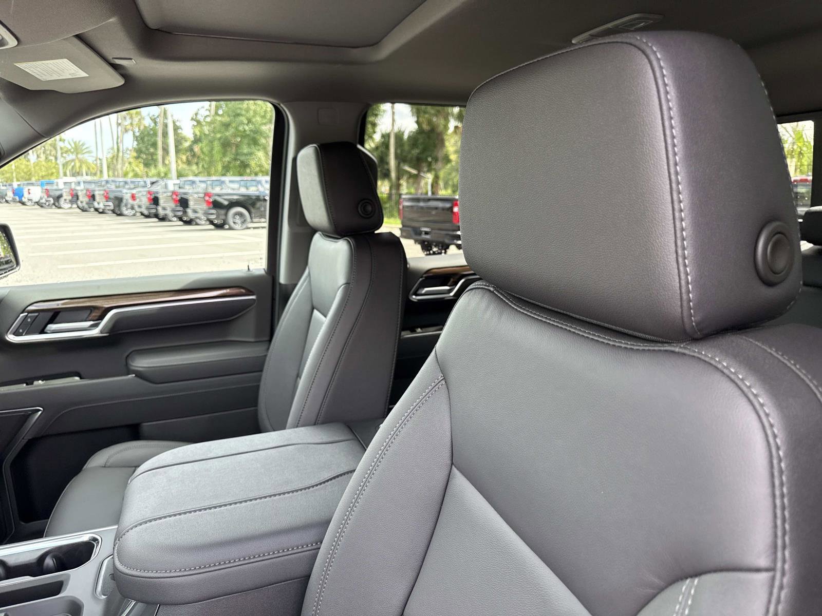 2026 Chevrolet Silverado 1500 RST photo 20