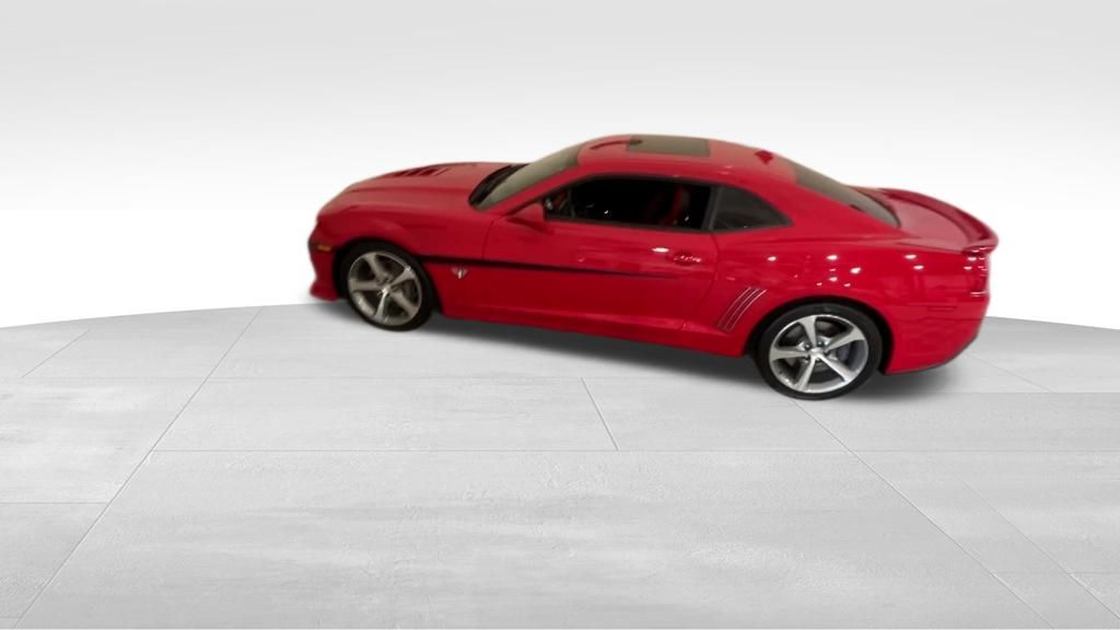 2015 Chevrolet Camaro SS photo 2
