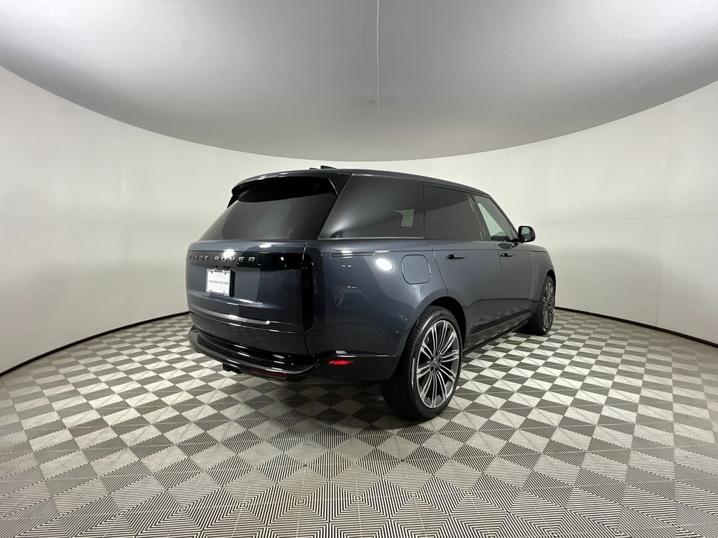 2025 Land Rover Range Rover SE photo 2