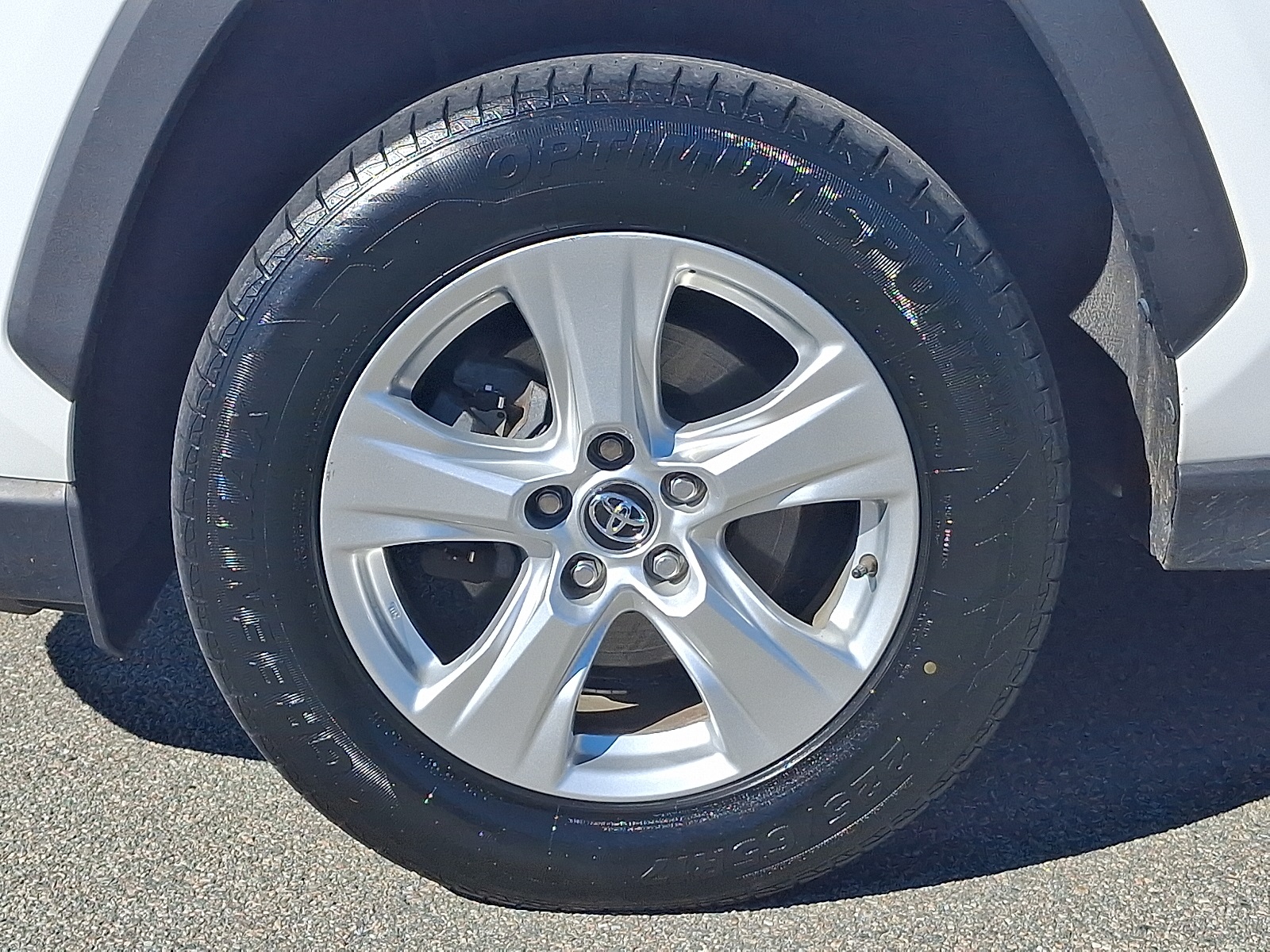 2020 Toyota RAV4 XLE photo 8