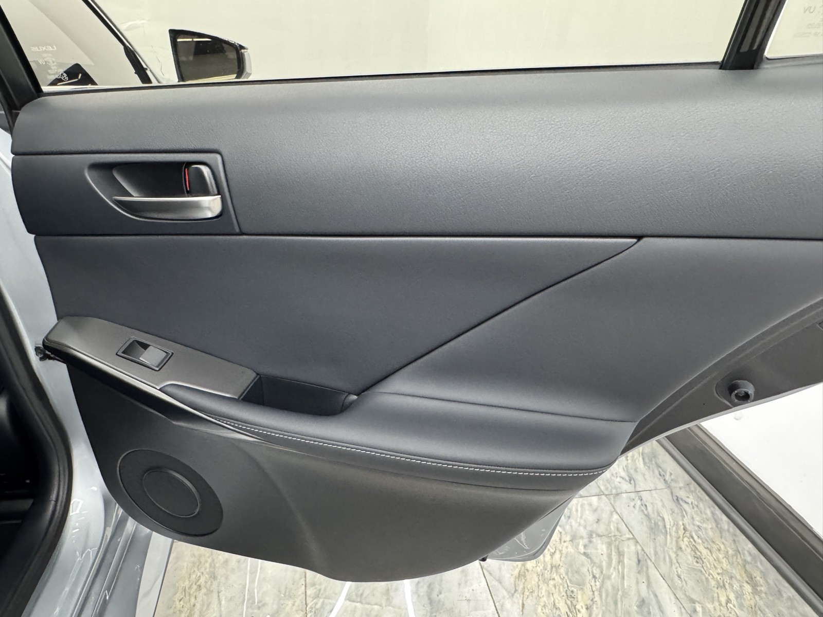 2022 Lexus IS 350 F SPORT photo 10