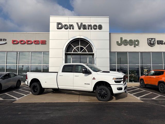 2026 RAM Ram 3500 Pickup Laramie's photo