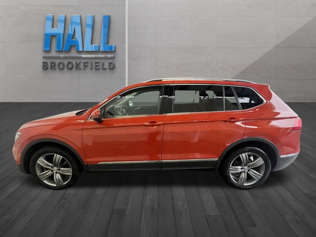 2019 Volkswagen Tiguan SEL Premium photo 2