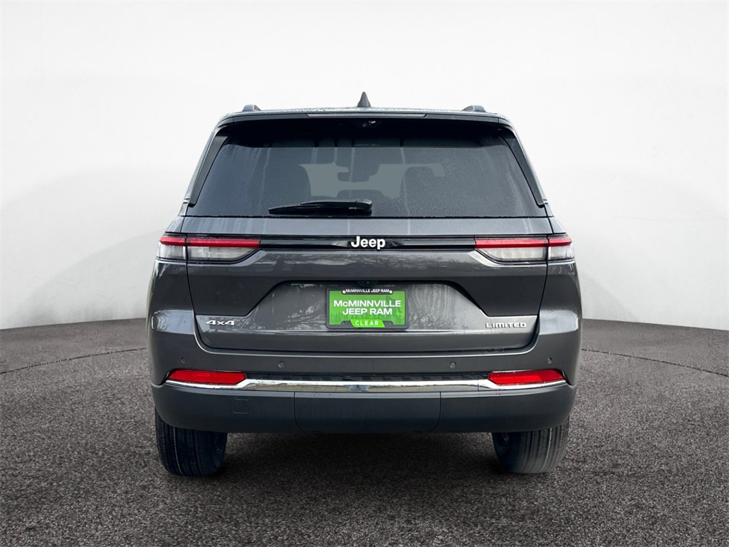 2025 Jeep Grand Cherokee Limited photo 3